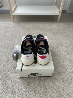 Jordan 1 Retro Low OG SP Travis Scott Olive (Women’s) - 5