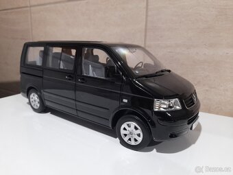 1:18 VW T5 Multivan - 5
