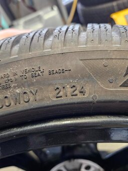 Prodám ORIGINÁLNÍ disky 19" na Octavii 4 + Pneu Bridgestone - 5