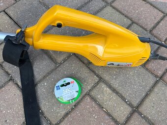 Elektrický křovinořez/ vyžínač Stiga ST 1100 - 5