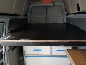 Obytná vestavba VW T5 - 5