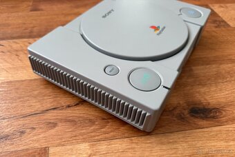 Sony Playstation 1 FAT (SCPH-5552) + ovladač - 5