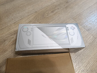 Asus Rog Ally Z1 Extreme, 1TB,74Wh, Pouzdro - 5