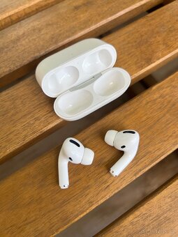 Apple AirPods Pro - 5