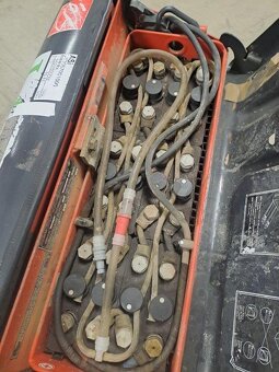 Nízkozdvižný elektrický paletový vozík LINDE T18 - 5