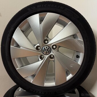 VW GOLF VIII 8 5x112 R17 ET51+LETNÍ 225/45R17 6mm - 5