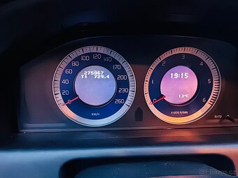 Prodám Volvo XC 60 R-design 4x4 - 5