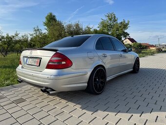 Mercedes-Benz E55 AMG V8 kompresor - 5