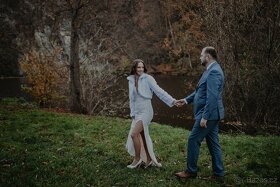 Svatební šaty s rozparkem - 5