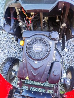 Zahradní traktor hecht - 5