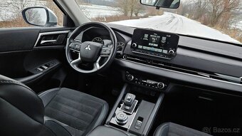 Outlander 2,4i Intense 7-míst. - 5