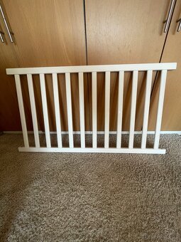 Dětská postýlka IKEA (Sundvik) s matrací a příslušenstvím - 5