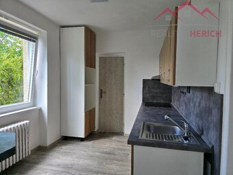 Pronájem cihlového bytu 3+1/B, 100 m2 + garáž, obec Všehrdy - 5