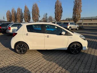 Toyota Yaris HYBRID 1,5 54 KW STK - 5