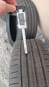 235/50/19 Pirelli P-Zero letní - 5