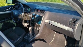 Škoda Octavia Scout II 2.0 tdi 103 kW 4x4 - 5