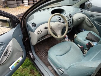 Yaris 1.0i (50kw) - pojízdné - export - díly - 5