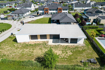 Novostavba s chytrou domácností na lukrativním místě ve Včel - 5