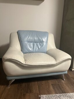 Luxusní kožená modrobílá sedačka - 5