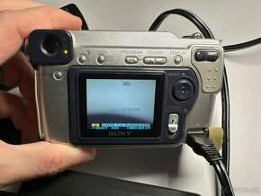 Sony DSC-S70 Cyber-shot Retro - 5