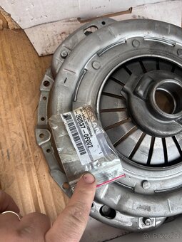 Prodám spojky NISSAN - 5