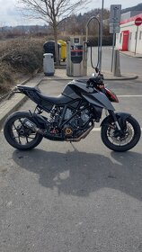 Moto KTM 1290 Super Duke R - 5