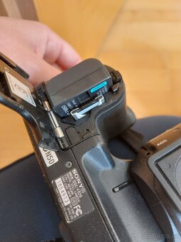 Sony Cyber-shot DSC-F828 - 5