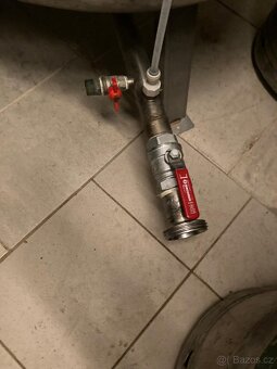 Prodám ležácké tanky na pivo 600l - 5
