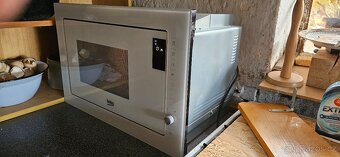 Mikrovlnná vestavná trouba BEKO MGB25333WG - 5