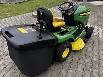 zahradní traktor John Deere X300R - 5