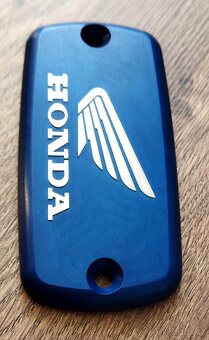 prodám víčko brzdové kapaliny - 5