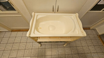 Přebalovací pult s vaničkou - 5