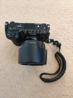 Sony Alpha ZV-E10 II + objektivy - 5