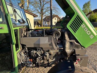 Traktor Fendt 250 S - 5