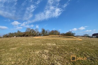 Prodej stavebního pozemku 3711 m² Lanžov - 5