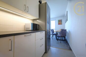 Prodej bytu 2+kk, OV, 45,1 m² + lodžie 6,1 m² + sklep 2,5... - 5