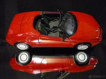 Alfa Romeo V6 Spider Maisto 1/18 - 5