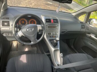 Toyota Auris 1,6 VVT-i 91 KW r.v.2009 benzín - LPG - 5