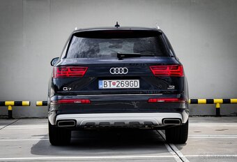 Audi Q7 - 5