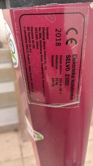 Skládácí elektrokoloběžka Selvo 2350 - 5