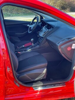 Ford Focus, Red & Black Edition, benzín, 92 kW, 91,5 tis. km - 5