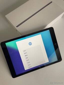 Apple iPad 9. generace – 64 GB, Wi-Fi, Space Gray - 5