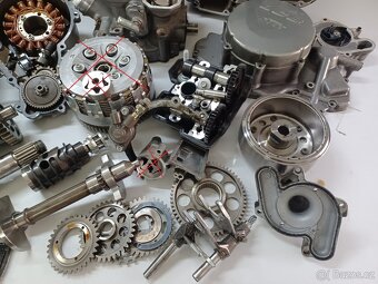 KTM LC8 990 - MOTOR NA DÍLY - 5