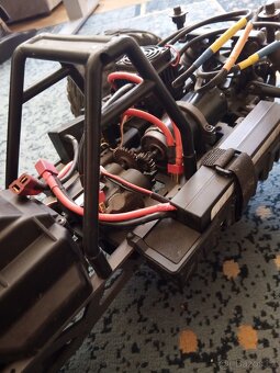 RC auto 1/8 - 5