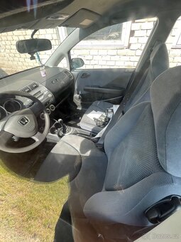 Honda jazz na díly nebo opravu - 5