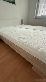 Postel 180x200 + matrace + noční stolky - 5