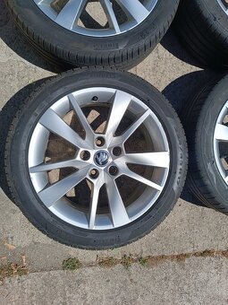 Octavia III - alu 7x17 et49 + letní pneu 225/45/17 - 5