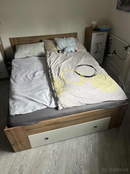 Postel s nočními stolky 140x200 s rošty a matrací - 5