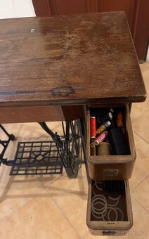 Prodám šicí stroj Lada - 5