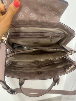 Guess kabelka do ruky aj na rameno - 5